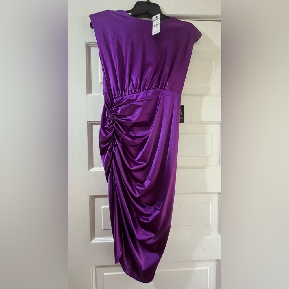 NWT Express Satin Side Ruched Dress
Purple